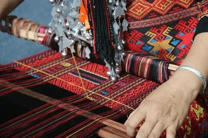 Mỹ Tâm: Họa mi tóc nâu và mối quan hệ với học trò